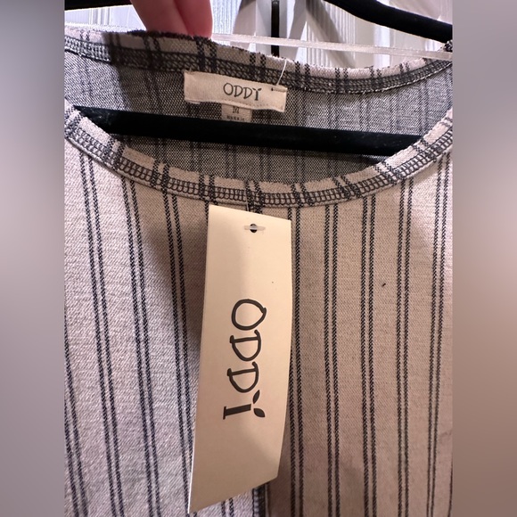 Oddy T-shirt Distressed Dress High Low Striped Design Brand New With Tags Size M - Picture 3 of 3